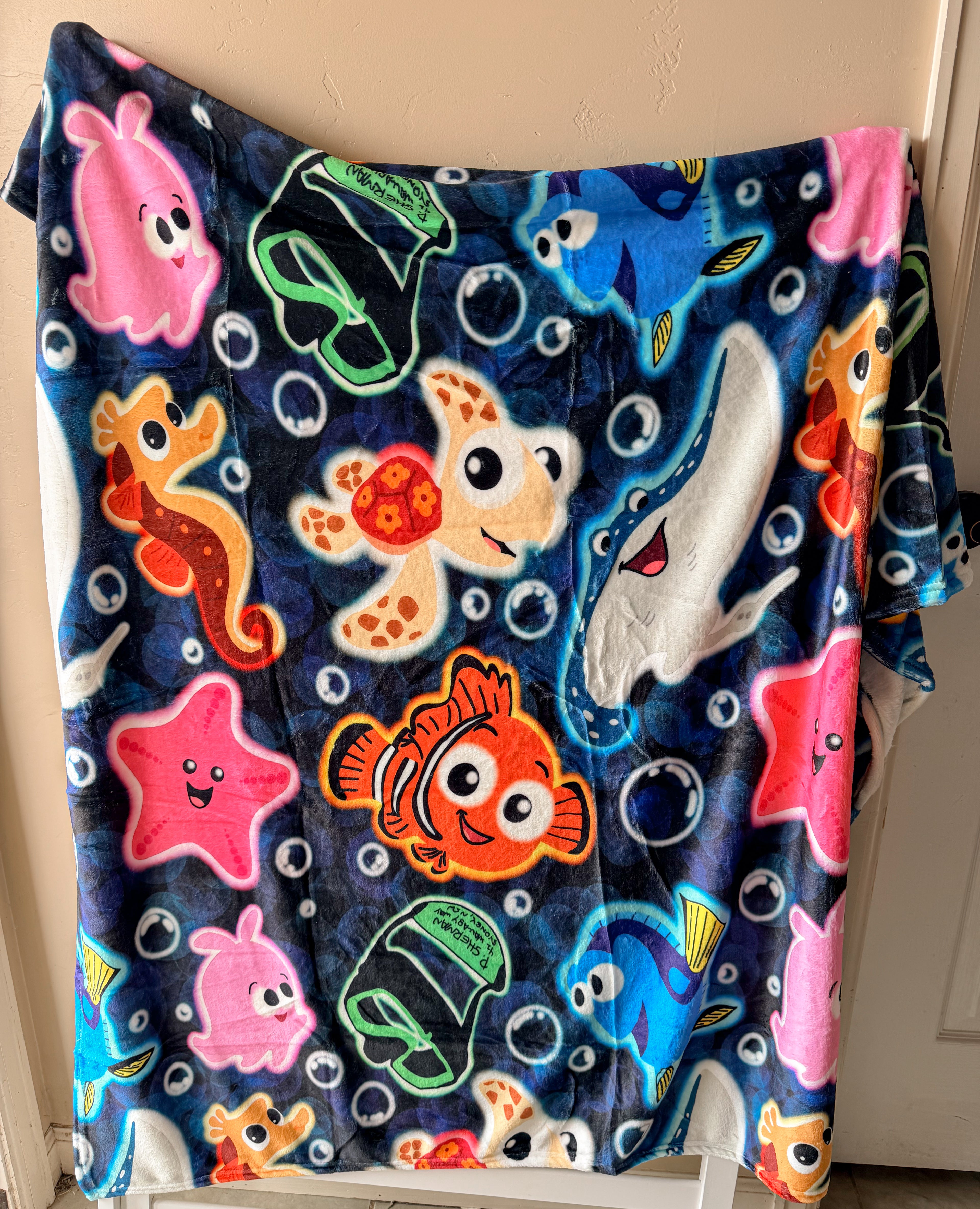 Fish Are Friends Plush Blanket | 50x60